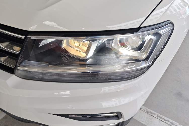 Used Volkswagen Tiguan L 2019 330TSI Automatic Two-Wheel Drive Smart Luxury Version China VI Standard
