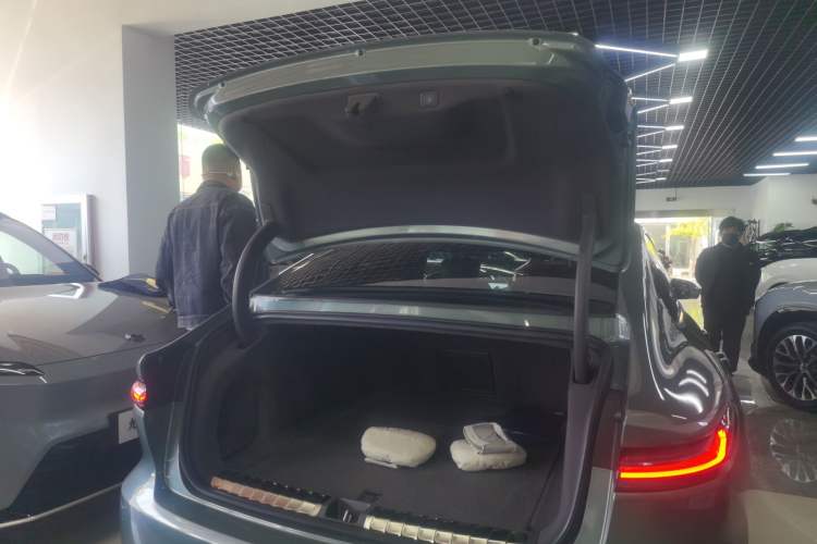 Used Nio ET7 2022 100kWh First Edition Trunk