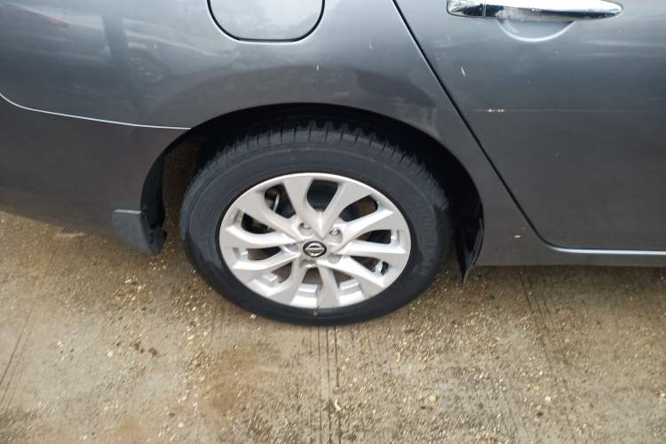 Used Nissan Sylphy 2016 1.6XE CVT Comfort Edition Right Rear Wheel Hub