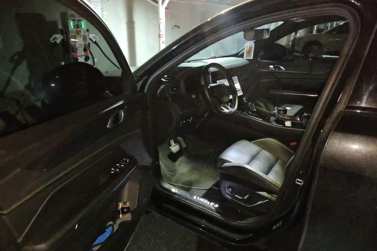 Used Lynk & Co 05 2023 2.0TD Two-Wheel Drive Shine Halo