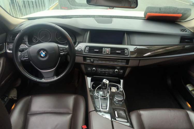 Used BMW 5 Series 2014 525Li Luxury Design Package
