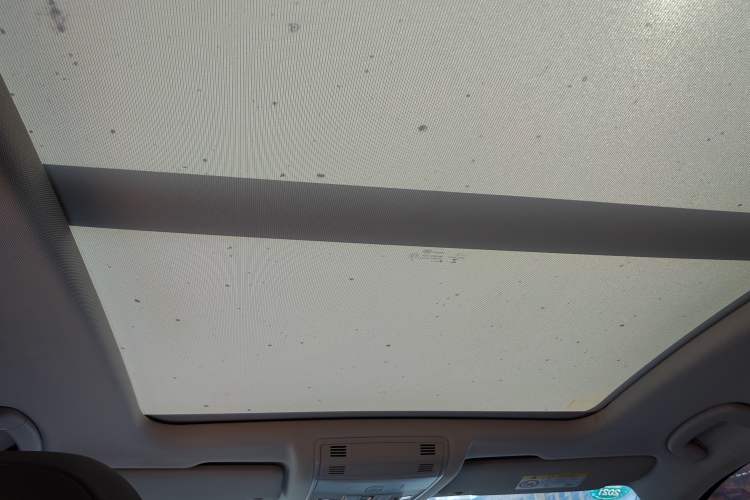 Used Volkswagen T-ROC 2021 280TSI DSG Two-Wheel Drive Comfort Connect Edition Headliner