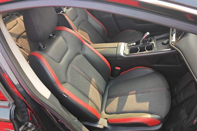 Used Dongfeng Aeolus Yixuan MAX 2023 1.5T Super-Powered Dad Edition