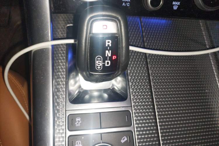 Used Land Rover Range Sport 2020 3.0 L6 HSE DYNAMIC Gear Lever