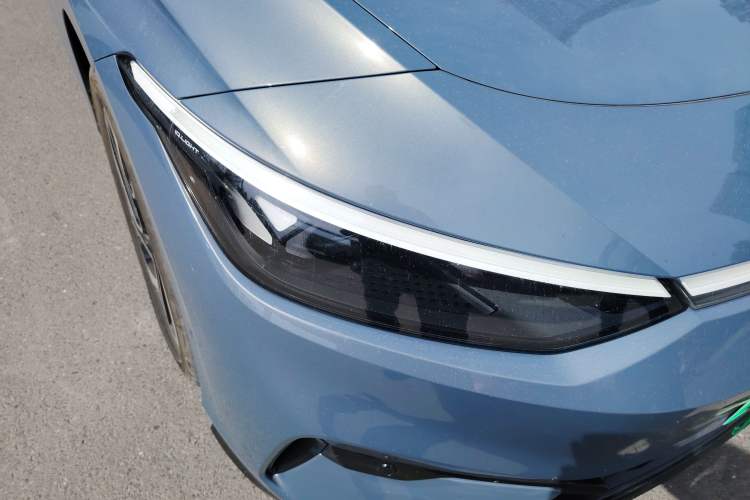 Used Volkswagen ID.7 VIZZION 2024 First Edition Right Front Headlight