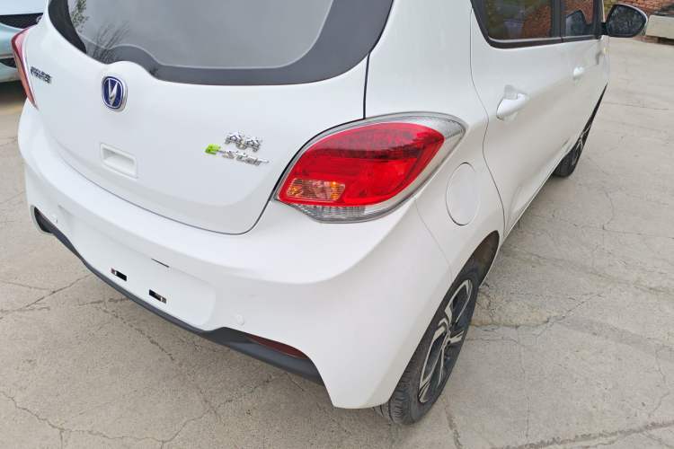 Used CHANGAN Benni E-Star 2022 Qingxin Edition Colorful Model Lithium-NMC Right Rear Taillight