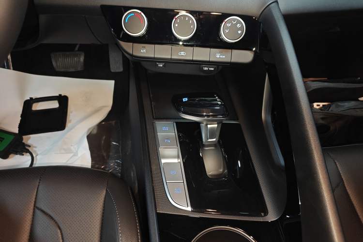 Used Hyundai Elantra 2023 1.5L CVT GLX Elite Edition
