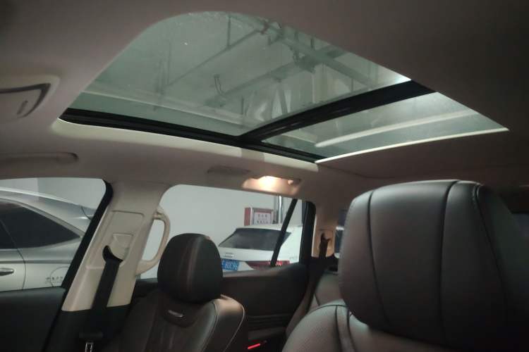 Used Hongqi HS7 PHEV 2024 2.0T PHEV Two-Wheel Drive Flagship Edition 7 Seats
