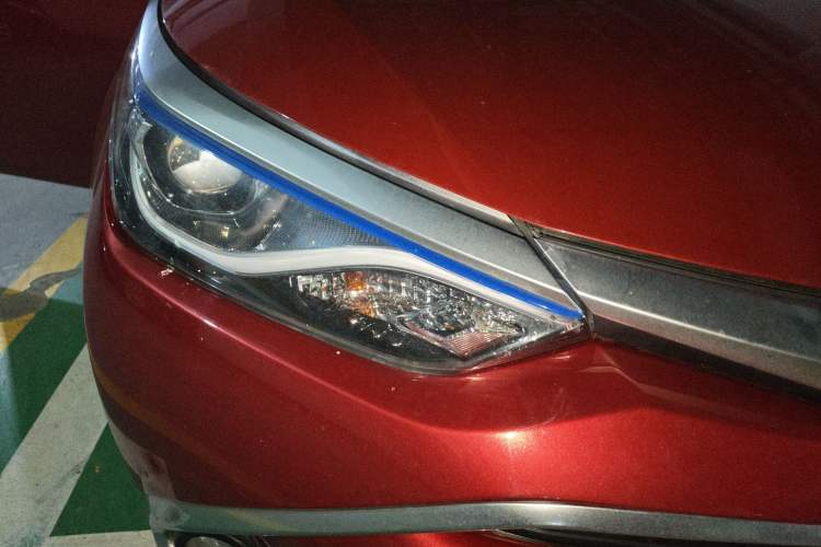 Used Toyota Levin 2016 Dual-Engine 1.8H GS E-CVT Elite Model with Sunroof Right Front Headlight