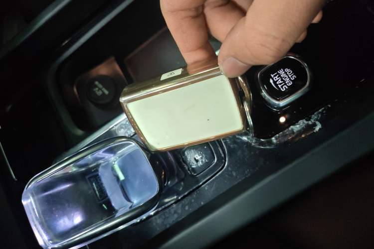 Used Volvo XC60 2025 B5 4x4 Smart Luxury Edition
