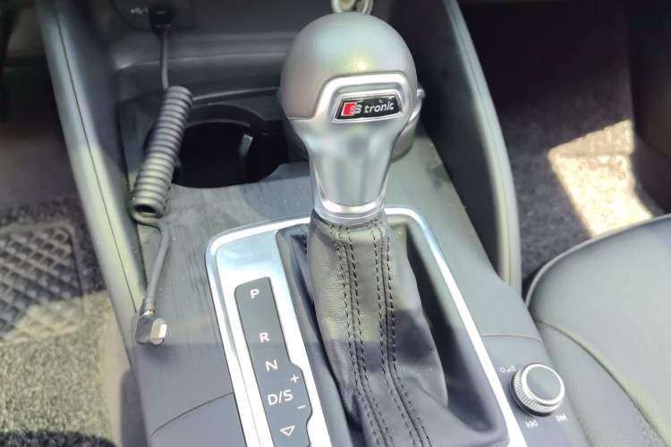 Used Audi A3 2017 Sportback 35 TFSI Style Edition Gear Lever
