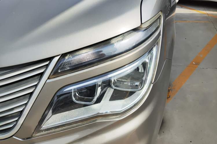 Used FORTHING Lingzhi 2018 M5 1.6L 7-Seater Comfort Model Left Front Headlight