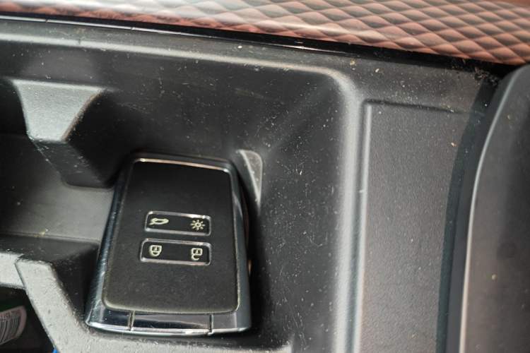 Used Renault Koleos 2018 2.5L Two-Wheel Drive 120th Anniversary Limited Edition Vehicle Key