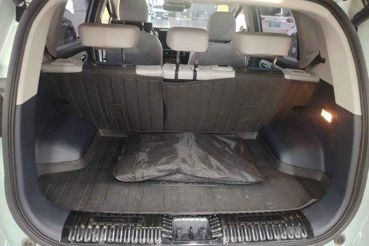 Used AION Y 2022 70 Tech Edition Lithium Iron Phosphate