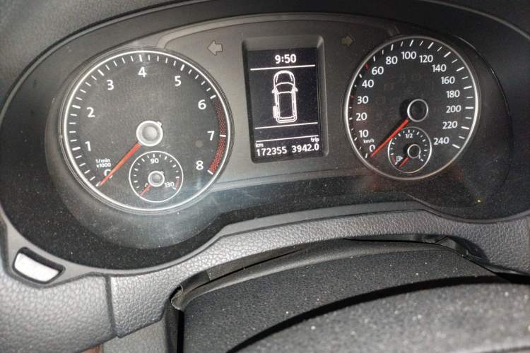 Used Volkswagen Sharan 2013 1.8TSI Comfort Model Euro IV Odometer Close Up