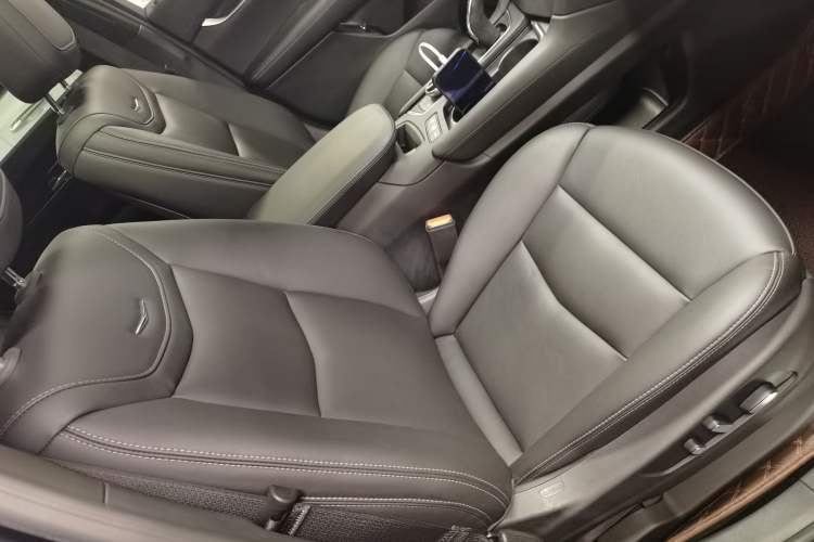 Used Cadillac XT5 2022 2.0T Two-Wheel Drive Luxury Version Right Front Seat