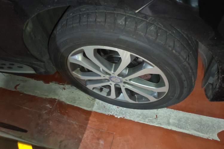 Used Mercedes-Benz GLE 2016 GLE 320 4MATIC Dynamic Edition Right Front Wheel Hub