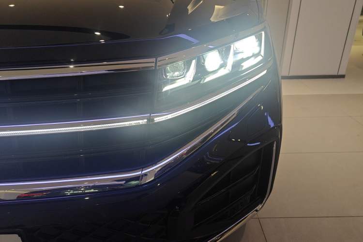 Used Volkswagen Touareg 2025 2.0 TSI Sharp Edition Left Front Headlight