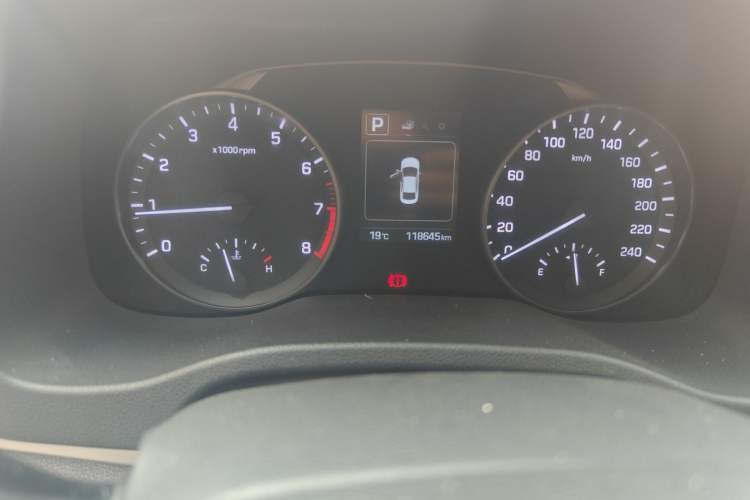 Used Hyundai Elantra (6th Generation / Lingdong) 2016 1.6L Automatic ZhiXuan – Elite Version Odometer Close Up