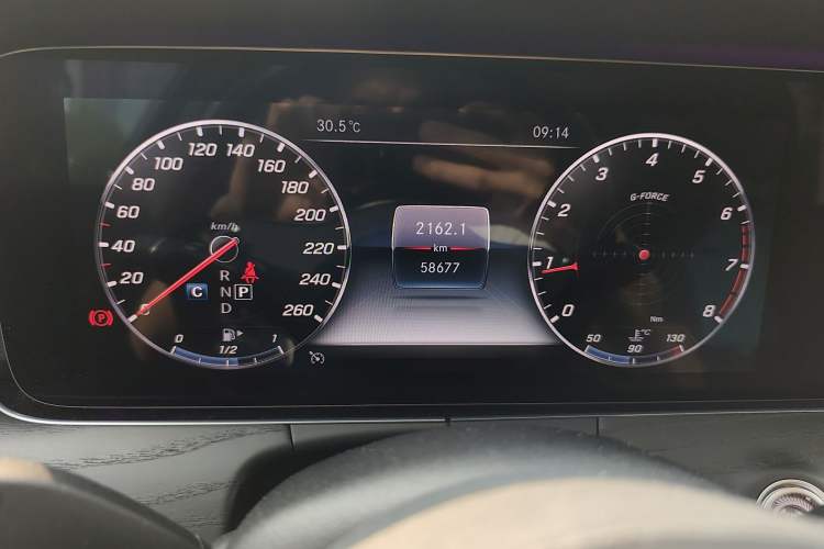 Used Mercedes-Benz E-Class 2020 Restyled E 300 L Sport Exclusive Edition Odometer Close Up