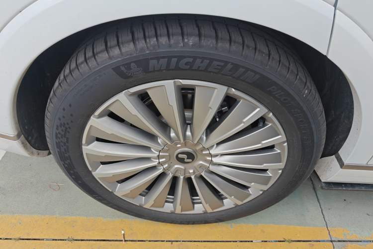 Used ONVO Luxeed L90 2025 Model—Ultra Six-Seater Version Right Rear Wheel Hub