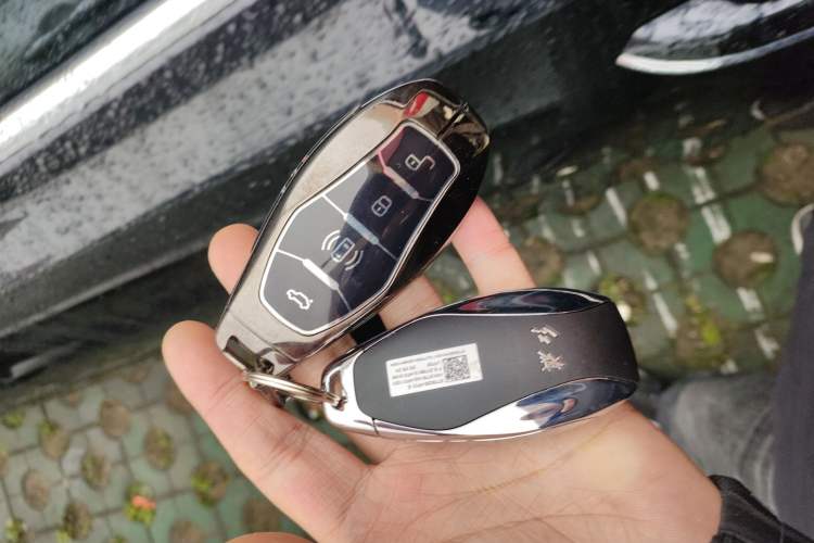 Used Hongqi H5 2025 1.5T DCT Qiyun 500 000th Unit Commemorative Edition
