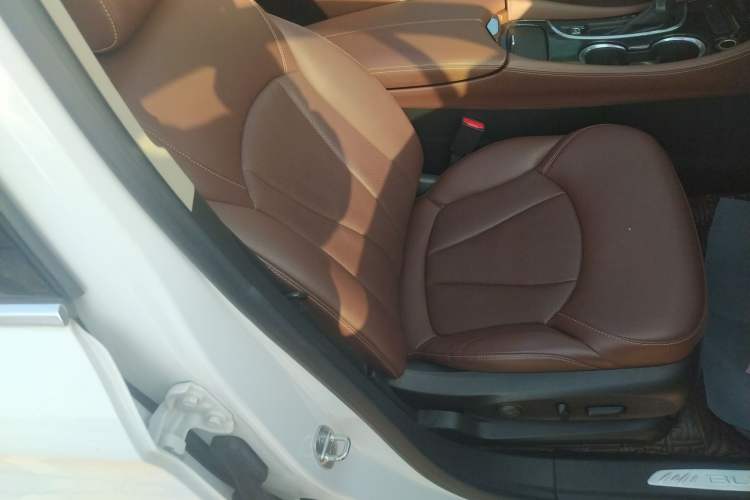 Used Buick Envision 2020 20T Two-Wheel Drive Luxury Model
