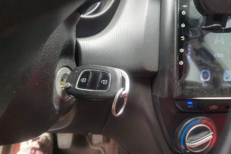 Used Hyundai Verna (older generation) 2020 1.4L Manual GLS Vibrant Edition Vehicle Key