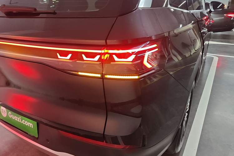 Used Volkswagen Tavendor 2023 330TSI Luxury Touring Edition