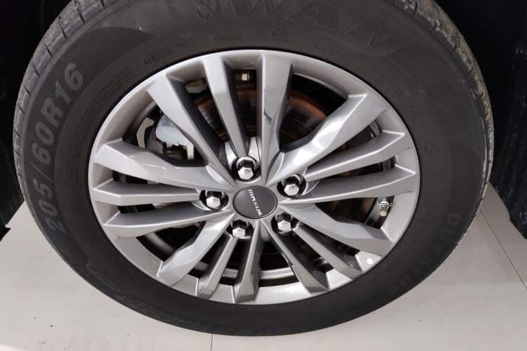 Used SAIC MAXUS G50 2022 1.5T Automatic Comfort Touring B Left Front Wheel Hub