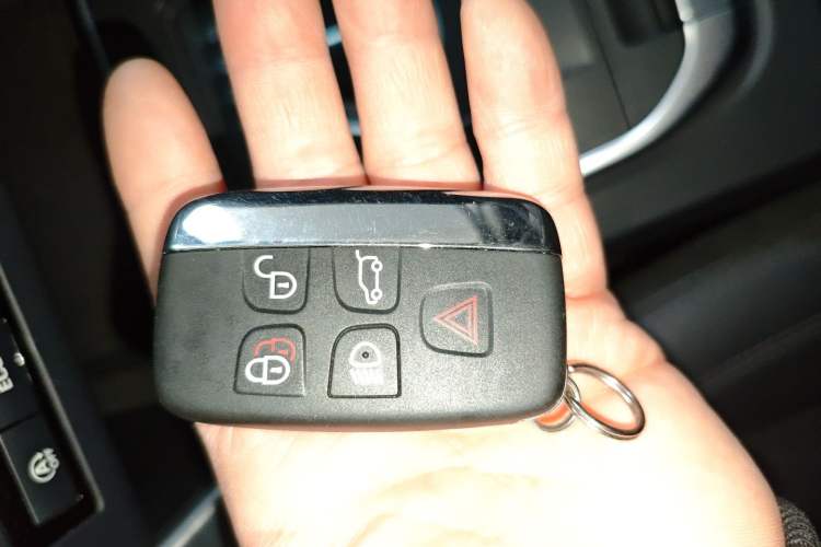 Used Land Rover Discovery Sport 2018 240 PS SE Version