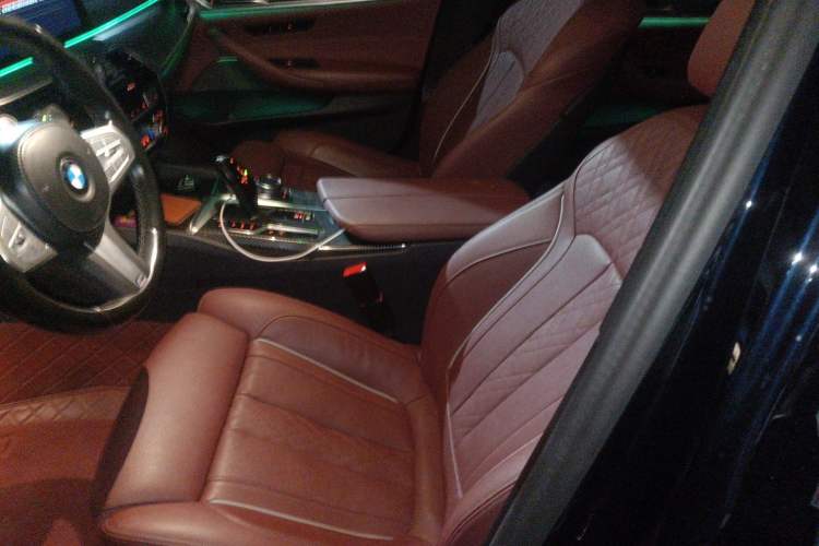 Used BMW 5 Series 2023 530Li Luxury Edition M Sport Package Left Front Seat