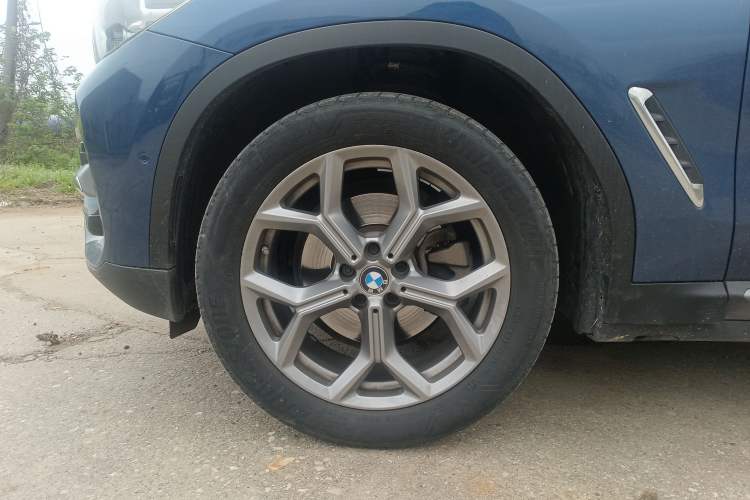 Used BMW X3 2020 xDrive28i Luxury Package Left Front Wheel Hub