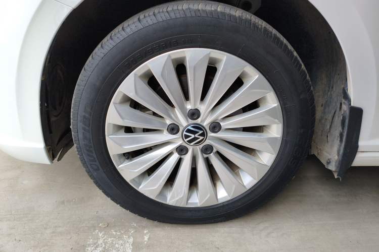 Used Volkswagen Lavida 2021 1.5L Automatic Comfort Edition Exterior 4