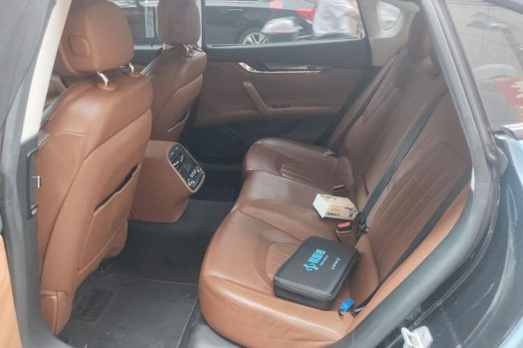 Used Maserati President 2013 3.0T Standard Model Left Rear Seat