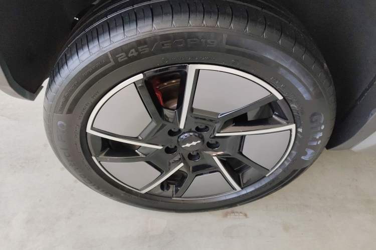 Used Formula Leopard Titanium 3 2025 501KM All-Wheel Drive Intelligent Driving Ultra Version