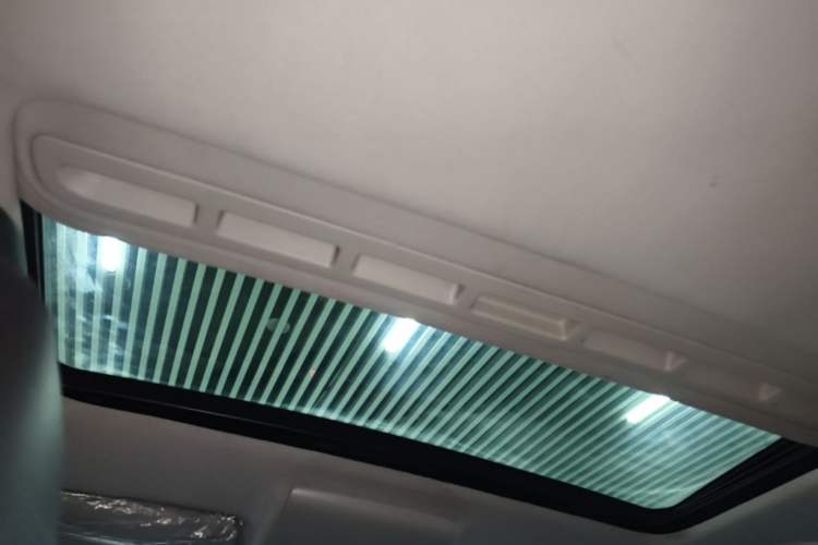 Used Volkswagen Lavida 2013 Restyled Classic 1.6L Automatic Comfort Edition Headliner