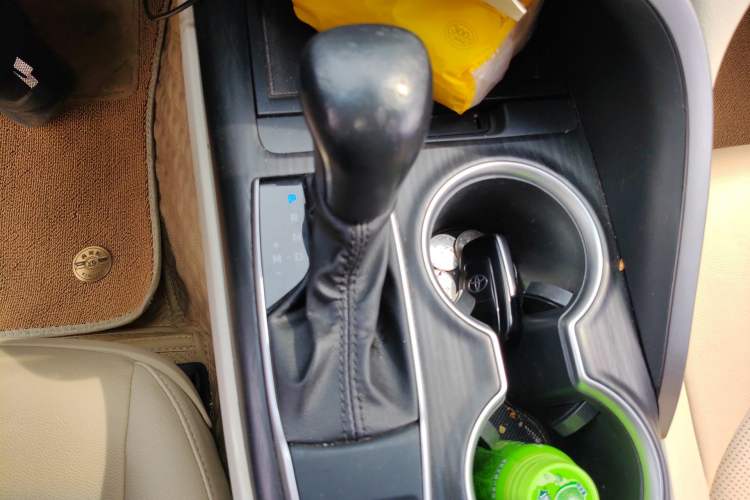Used Toyota Camry 2021 2.0G Luxury Edition Gear Lever