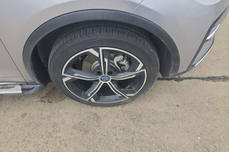 Used BYD Tang New Energy 2021 DM-i 112KM Prestige Model Right Front Wheel Hub