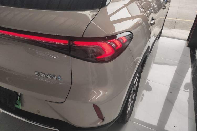 Used Wuling Bingo S 2025 Model 430km Flagship Edition Right Rear Taillight