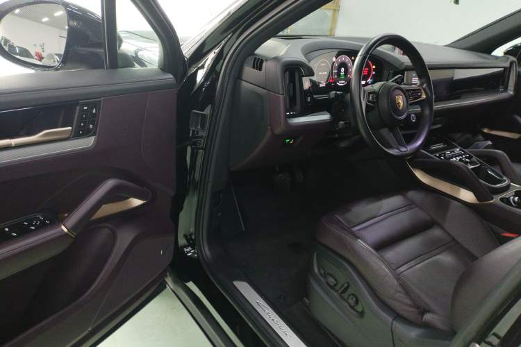 Used Porsche Cayenne E-Hybrid 2024 Cayenne E-Hybrid 2.0T
