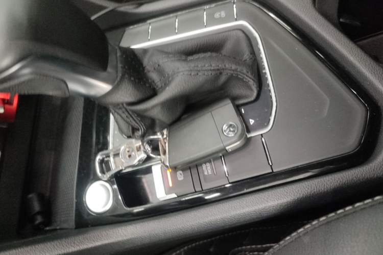 Used Volkswagen Tiguan L 2022 330TSI Automatic Two-Wheel Drive Smart Edition