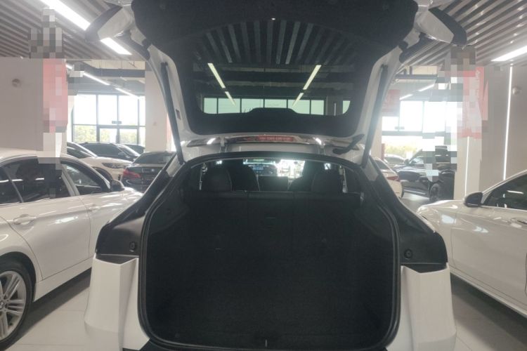 Used Tesla Model Y 2025 Long-Range All-Wheel-Drive Version
