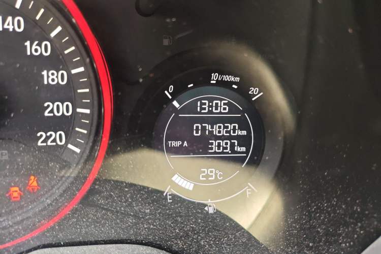 Used Honda Vezel 2016 1.8L CVT Front-Wheel Drive Pioneer Edition
