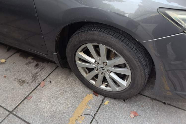 Used Honda Civic 2012 1.8L automatic luxury edition Right Front Wheel Hub