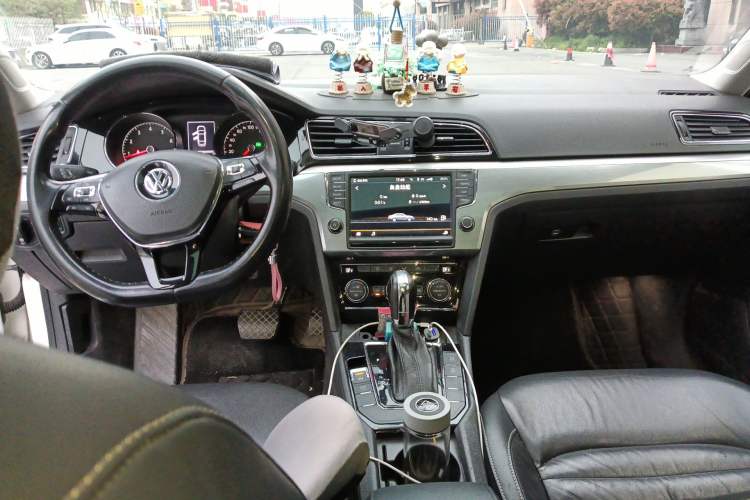 Used Volkswagen Lamando 2018 280TSI DSG Comfort Edition Center Console