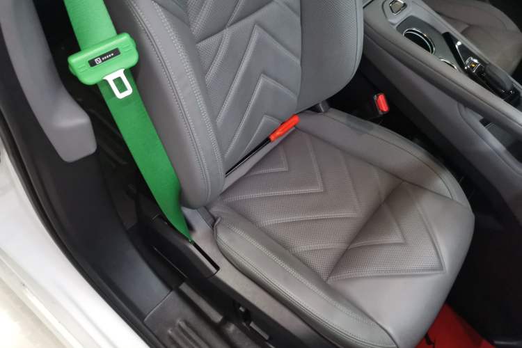 Used Zeekr 001 2023 WE Edition 86 kWh Right Front Seat