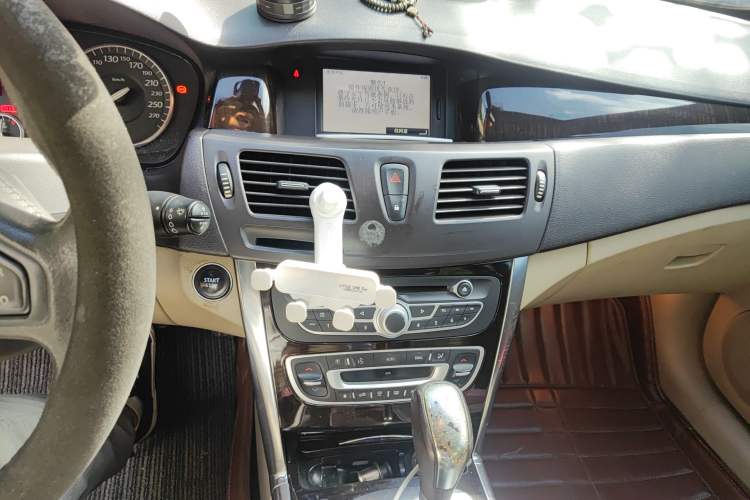 Used Renault Latitude 2011 2.5L Automatic Flagship Navigation Edition
