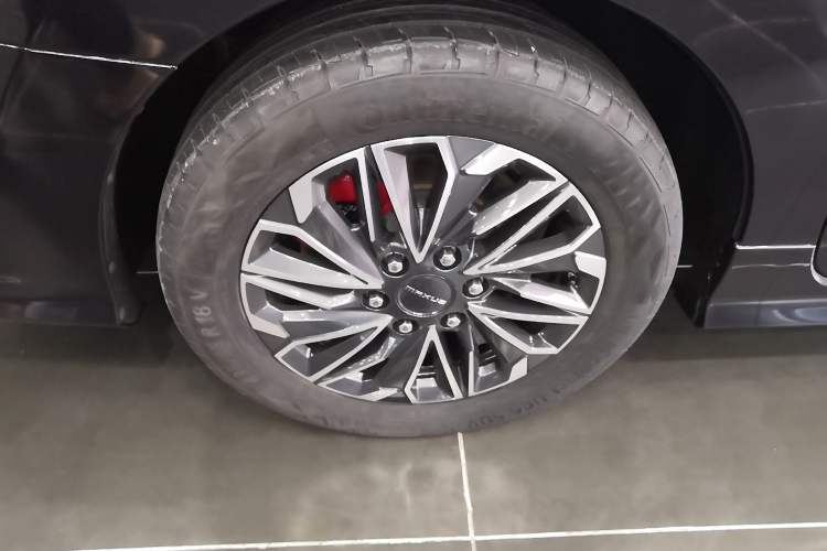 Used SAIC MAXUS G20 2023 Facelifted PLUS 2.0T Gasoline Automatic Luxury Edition