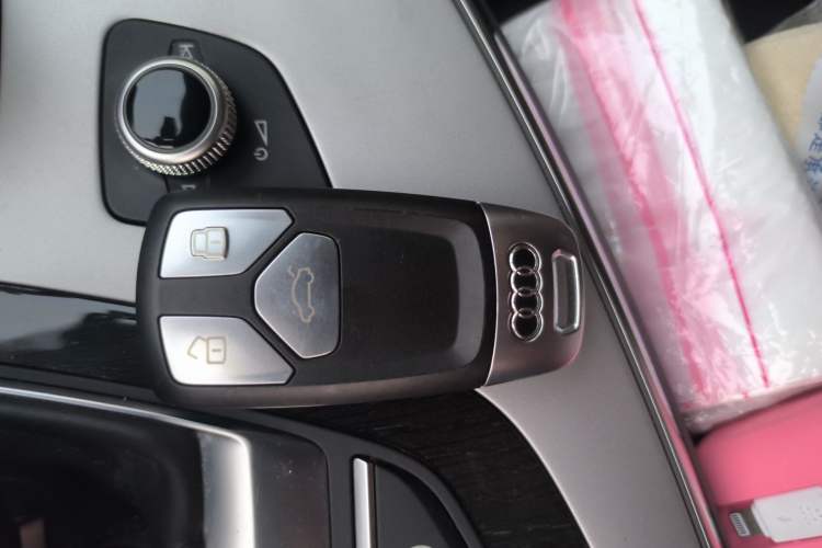 Used Audi Q7 2018 45 TFSI Technology Edition Vehicle Key